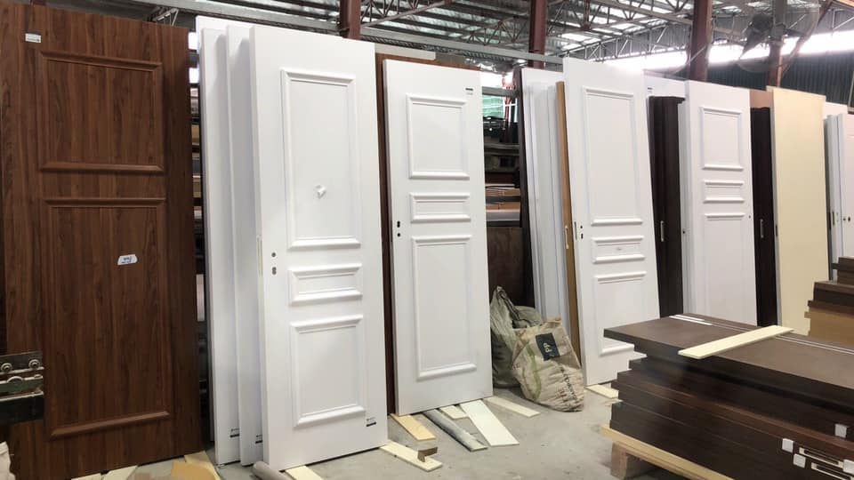 cửa nhựa gỗ composite tại Bình Thạnh