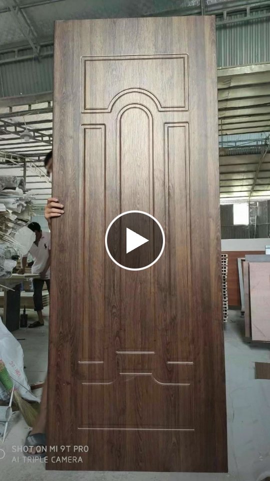 Cửa vân gỗ thành phẩm tại xưởng Nhật Việt Door